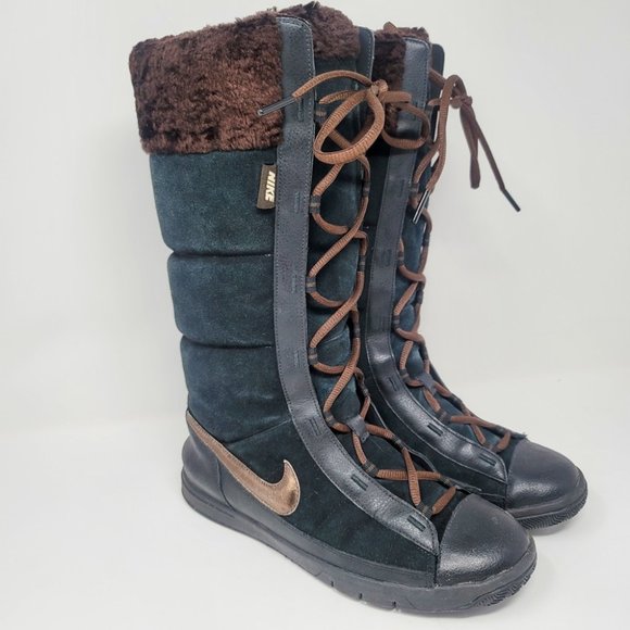 Nike Shoes - Nike Faux Fur Lace Up Winter Sneaker Boots Sz 7